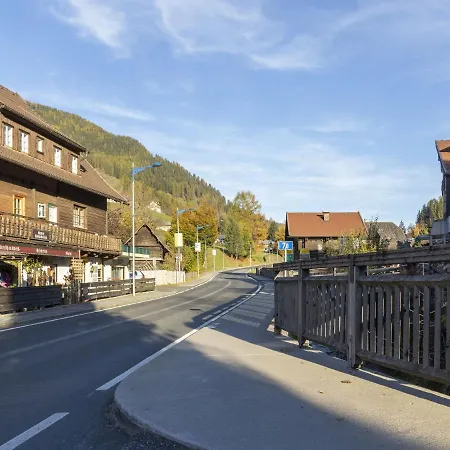 Apartment Zentral Gelegenes In *